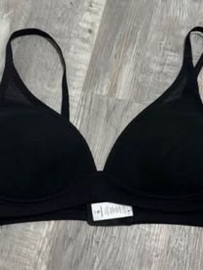 Lululemon size 34C bra